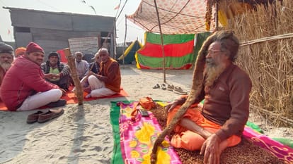 Farrukhabad Ramnagariya fair is underway in Farrukhabad devotees have renounced worldly comforts