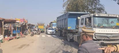 Meerut Police Media Scuffle Alleged During Coverage in Kapsad Village Crime News in Hindi