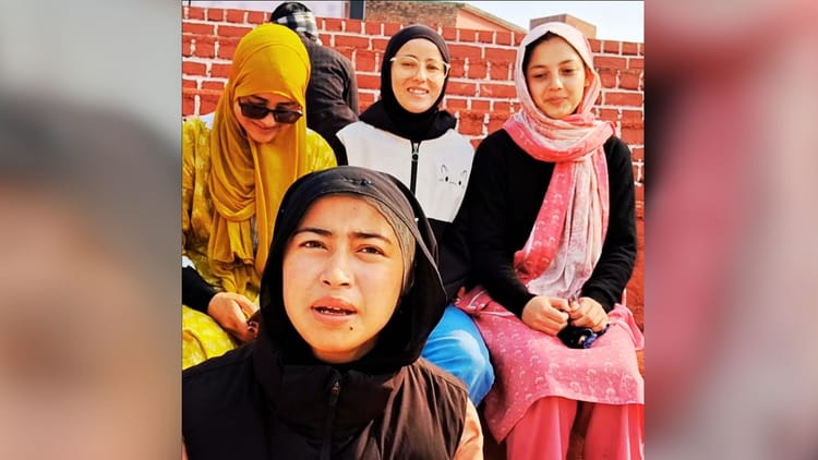 काशी में वॉलीबॉल महाकुंभ: देश की आइस हॉकी टीम में 22 में से 20 खिलाड़ी लद्दाख के, कई खेलों में अच्छा प्रदर्शन