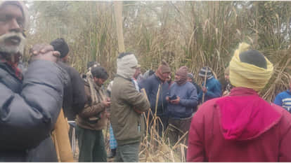 y of a girl student who had gone to collect wood was found in Sohagibarwa, Maharajganj