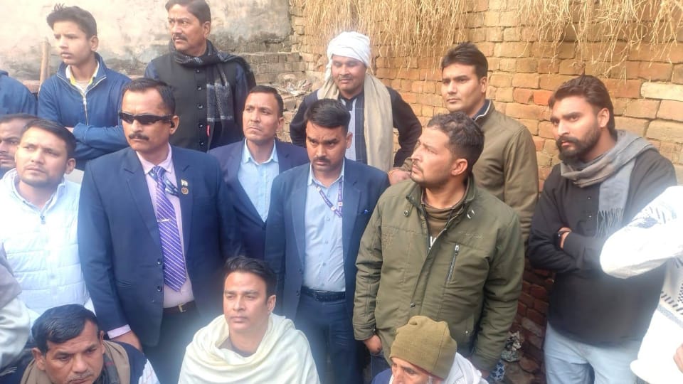 Meerut Murder and kidnapping in Kapsad Ruby brother Narsi stopped former MLA Sangeet Som in village