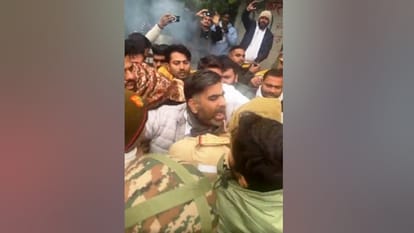 Meerut Murder and kidnapping in Kapsad village turns into a fortress barricades erected 2.5 km away