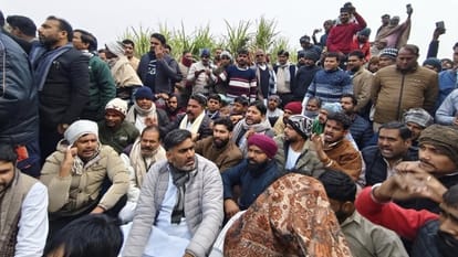 Meerut Murder and kidnapping in Kapsad village turns into a fortress barricades erected 2.5 km away