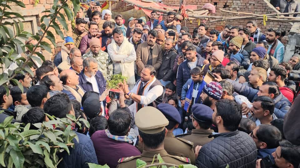 Meerut Murder and Kidnapping: Kapsad Village Turned Into Fortress, Barricades Set Up 2.5 km Away