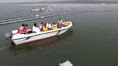 Omkareshwar News: Boat operation prohibited in the area of the floating solar plant.