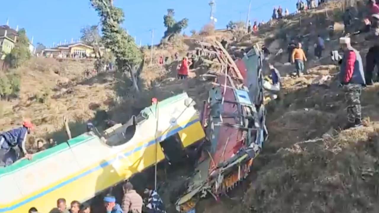 Sirmour Haripurdhar Bus Accident: After slipping on the frozen road, bus overturned and fell into a deep ditch
