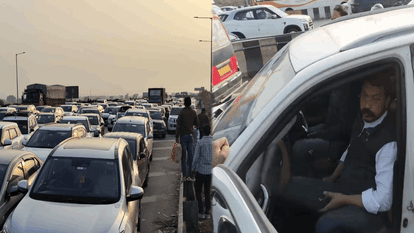 5 KM traffic jam formed on Delhi-Meerut Expressway due to a blockade setup to stop MP Chandrashekhar
