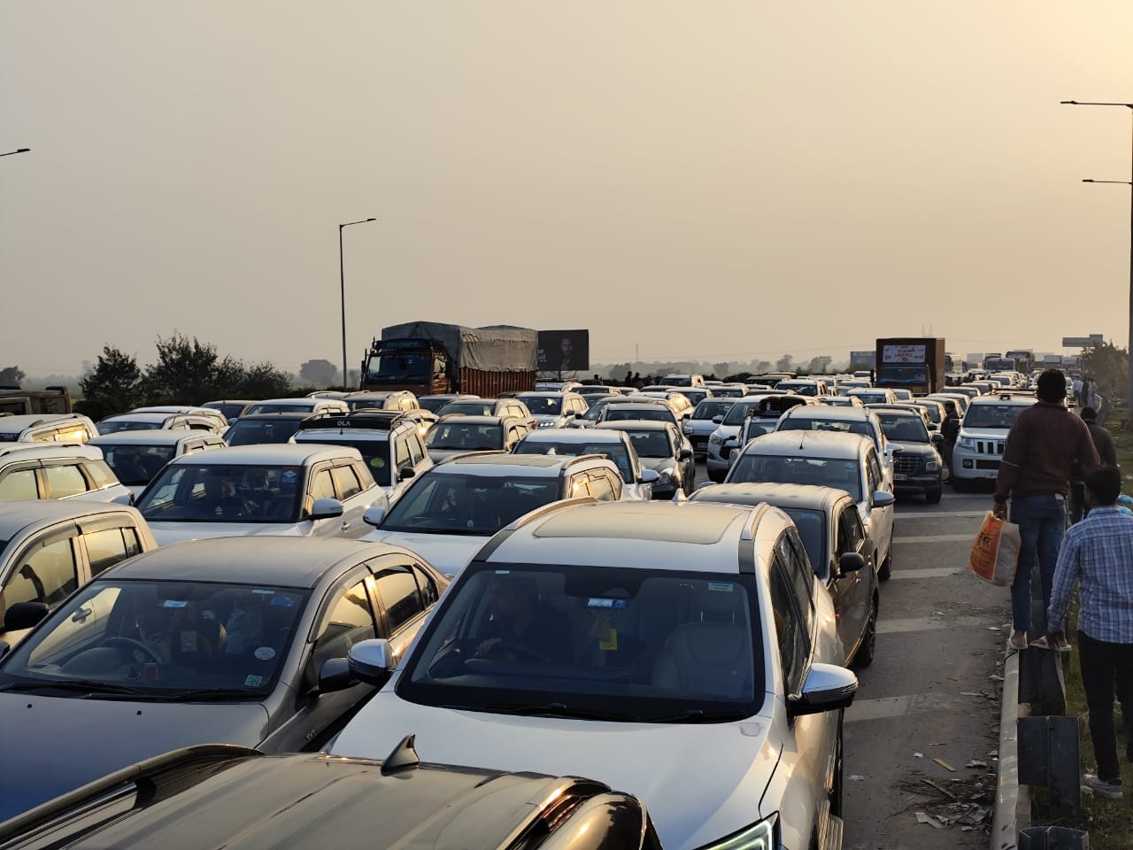 Bhim Army chief Chandra Shekhar going to Meerut stopped by police leading to uproar