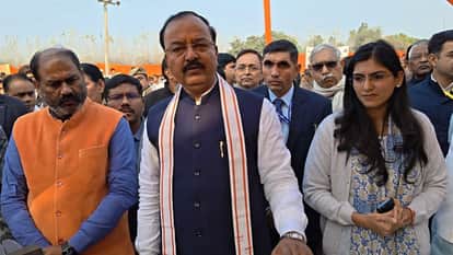 Deputy CM Keshav Prasad Maurya caught the Water Corporation Executive Engineer lying in Bareilly