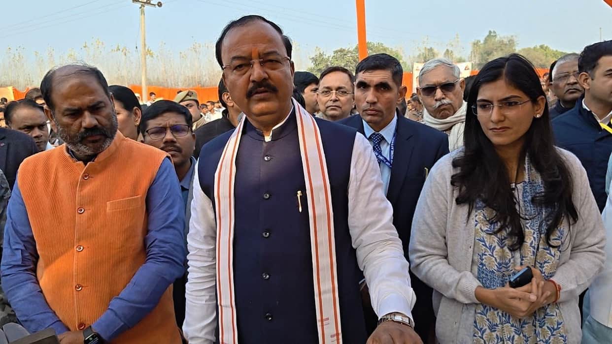 Deputy CM Keshav Prasad Maurya caught the Water Corporation Executive Engineer lying in Bareilly