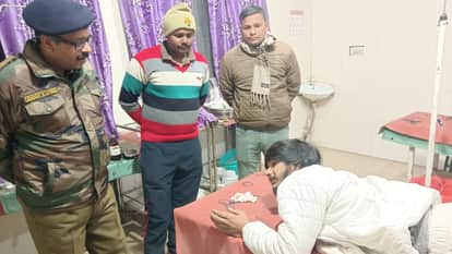 criminals started running away upon seeing police injured by bullet fired by his own accomplice