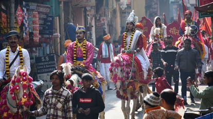 Ramanandacharya birth anniversary two-kilometer-long procession Dandiya Raas dance with band playing