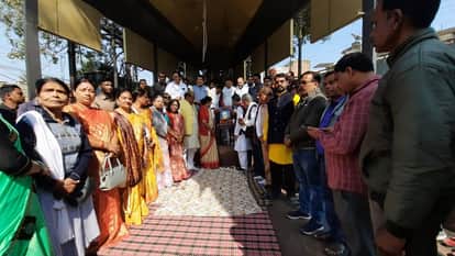 Congress holds mass fast in protest against changes made to MNREGA Leader of Opposition and other leaders par