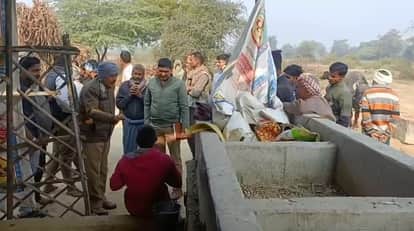 Kanpur Elderly farmer held hostage four buffaloes stolen tied up with muffler at gunpoint police investigating