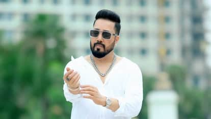 Mika Singh to donate 10 acres of land for stray dogs amid ongoing Supreme Court case