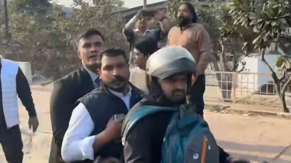 Meerut Murder and kidnapping in Kapsad Massive commotion at Kashi toll plaza clash with DM and SSP