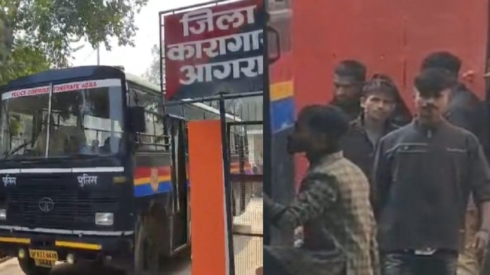 Bangladeshi citizens were sent back from Agra to Bangladesh After completing their sentences