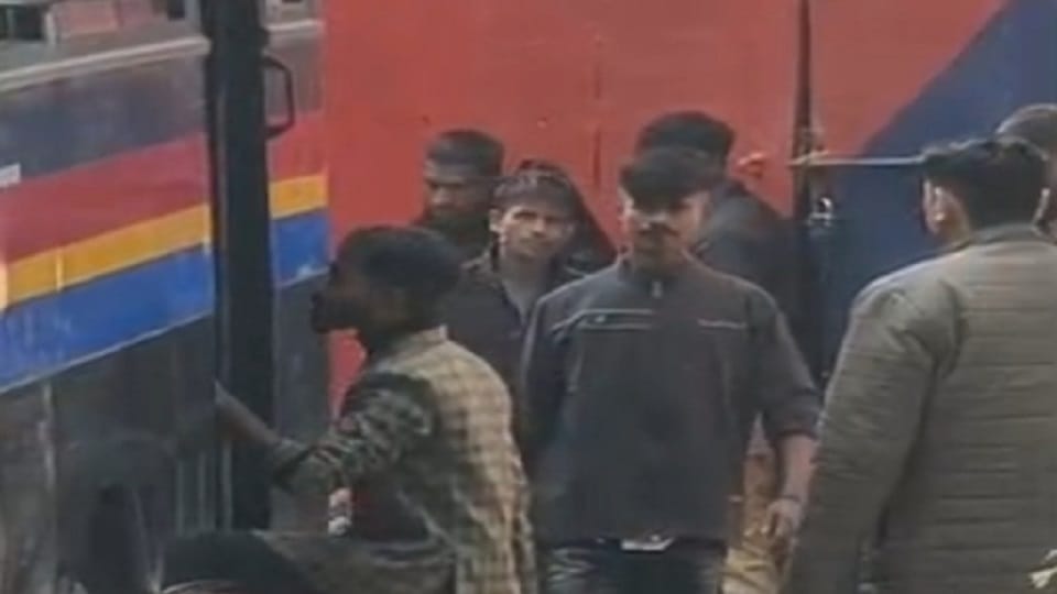 Bangladeshi citizens were sent back from Agra to Bangladesh After completing their sentences