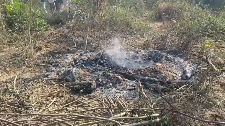 Honor killing in Kasganj Teenage girl eloped with her lover family murdered and burnt her body