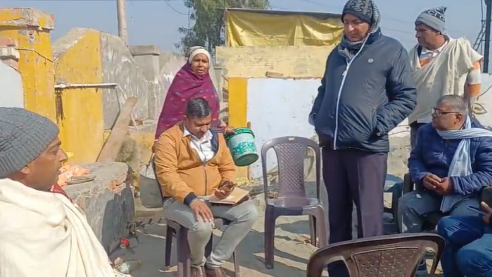 Baghpat: Uproar at Naithla Gaushala Over Payment Dispute, Heated Exchange Between Caretakers and Officials