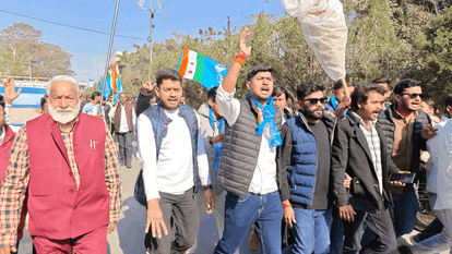 NSUI protests in Ambikapur against arrests during MNREGA movement