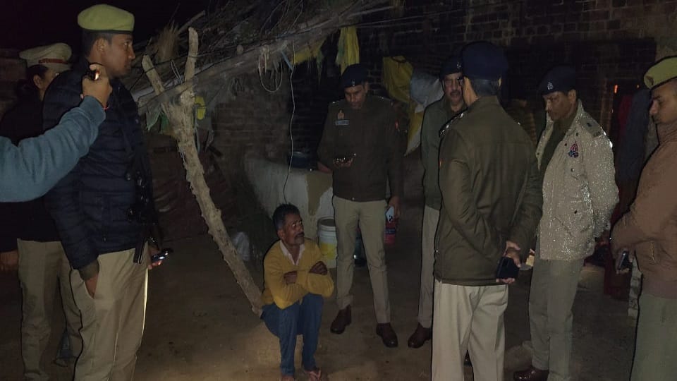 Authorities take major action against illegal paddy transportation, 30 quintals of paddy seized