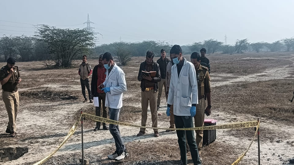 Farrukhabad: Young man's body found in a field, suspected to have been murdered and dumped