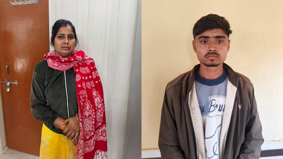 wife along with lover murdered husband beheaded him threw his head into borewell In Firozabad