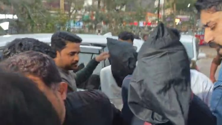 अमृतसर पुलिस को सफलता: वल्टोहा के आप सरपंच की हत्या के दो आरोपी गिरफ्तार, छत्तीसगढ़ से पकड़े गए