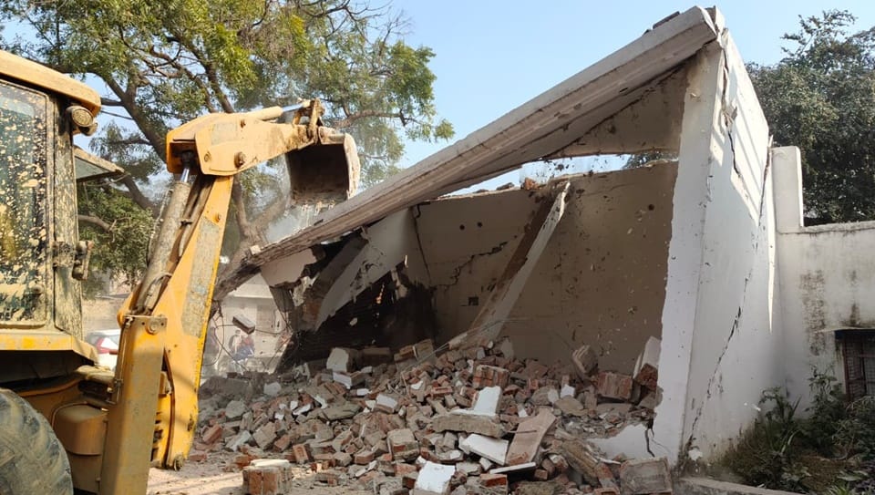 Action taken again in Sambhal: Houses were built on government land; an administrative team arrived