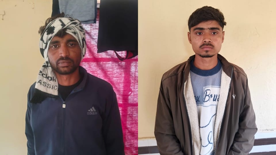 wife along with lover murdered husband beheaded him threw his head into borewell In Firozabad