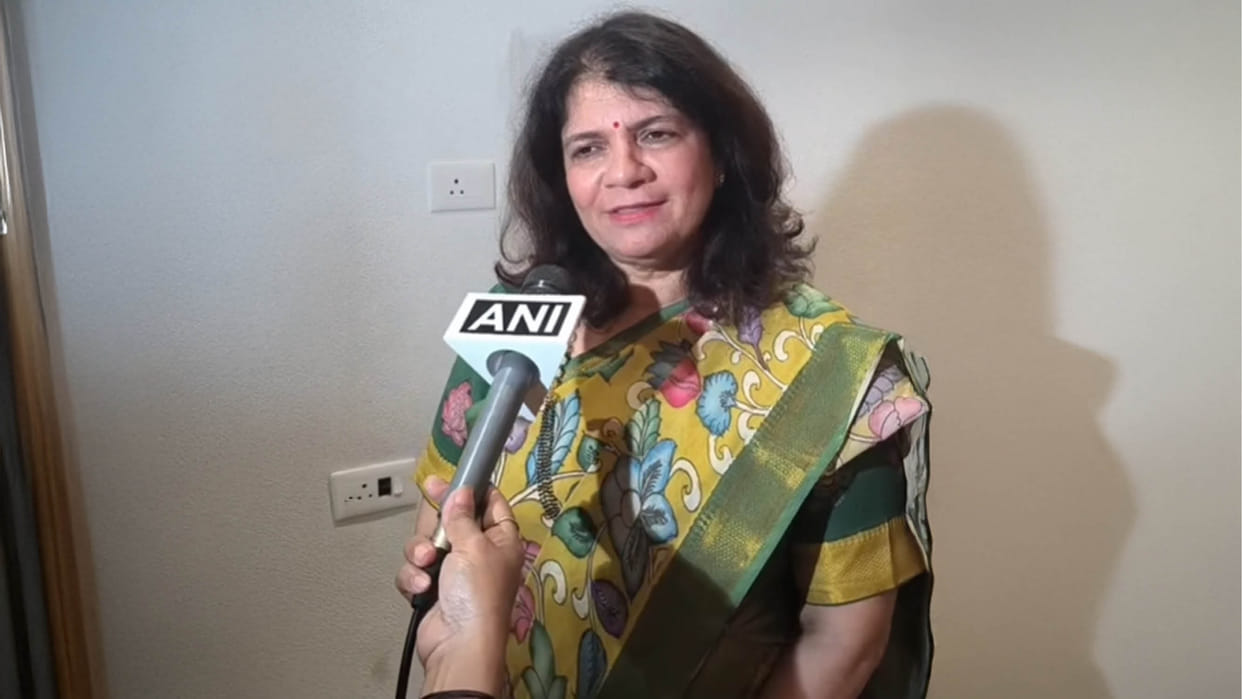 Shiv Sena moves High Court against former Mumbai Mayor, alleging filing of nomination with false information