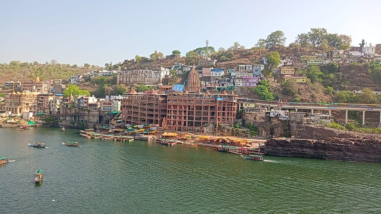 Crowd of devotees in Omkareshwar on Makar Sankranti, Khandwa News