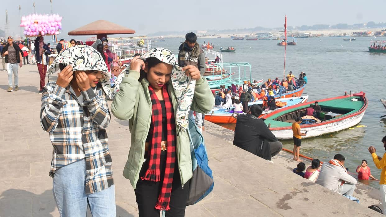 Varanasi Weather cold winds temperature fluctuated by up to 11 degrees in 6-hour intervals