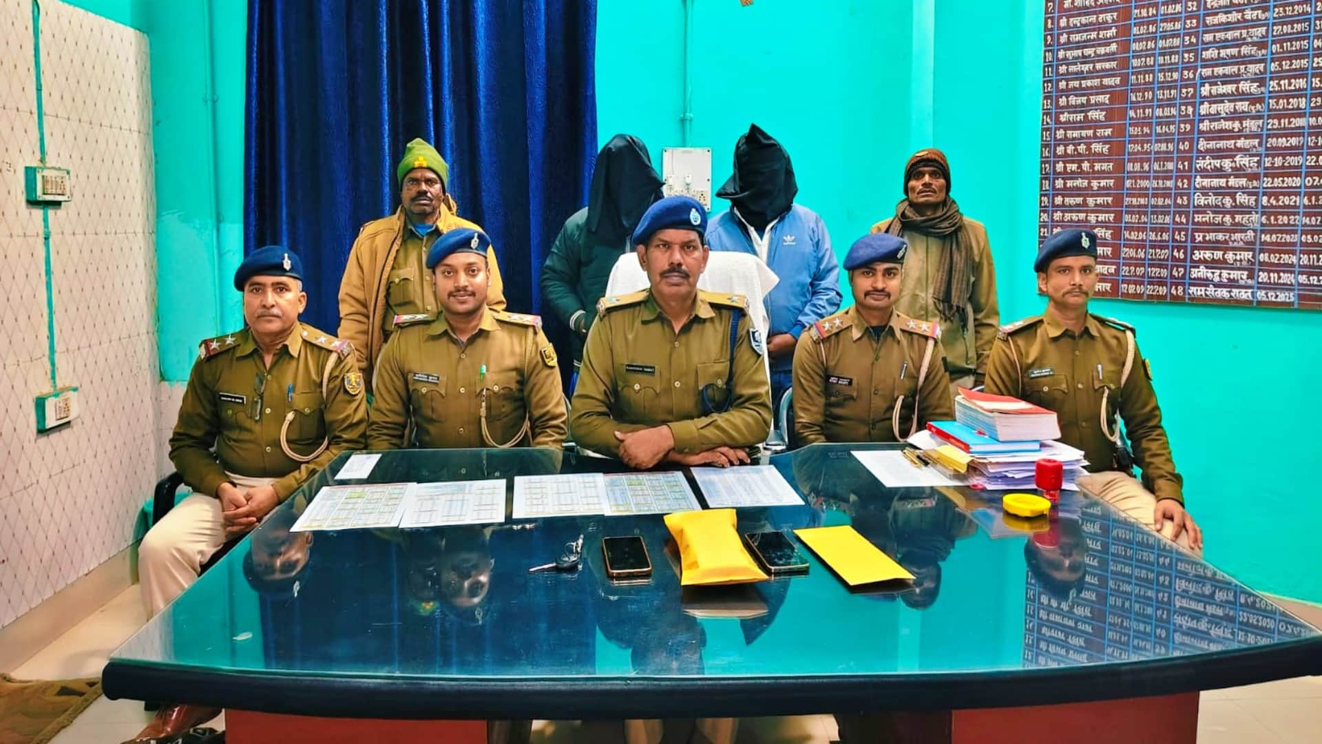 पुलिस की गिरफ्त में आरोपी