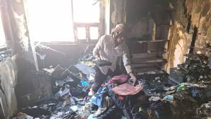 flat caught fire in Lucknow daughter screamed after seeing her mother dead body