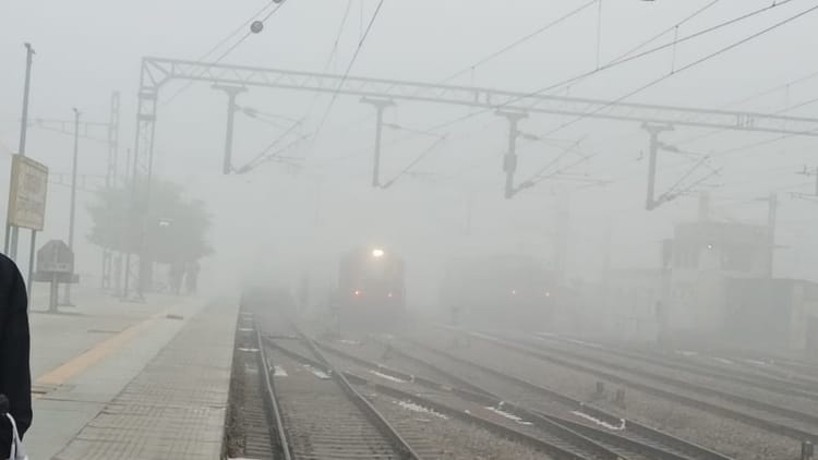 पंजाब में भीषण ठंड: 0.6 डिग्री पर जमा बठिंडा, अमृतसर में दृश्यता घटने से उड़ानों पर असर; आज रेड अलर्ट