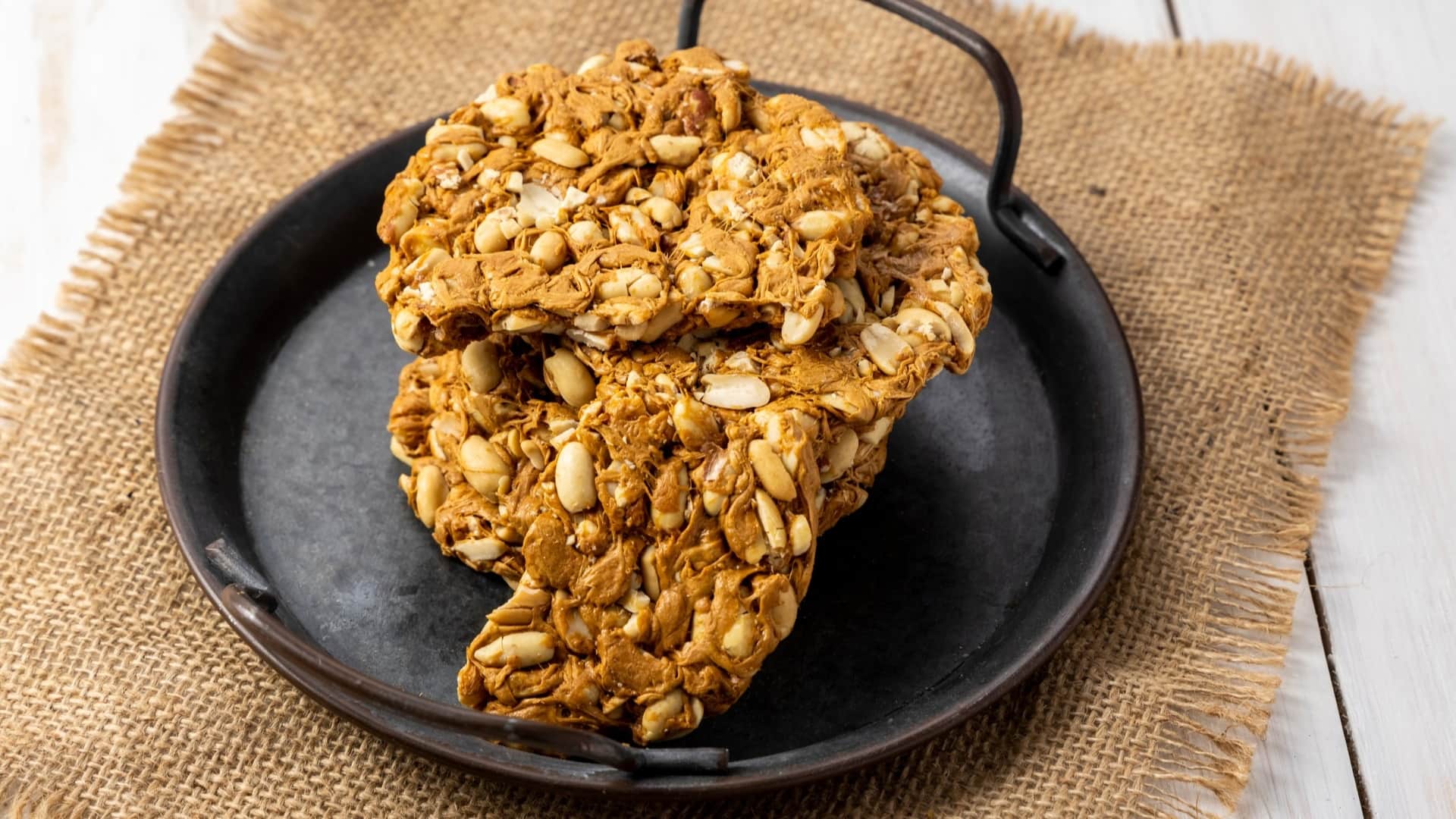 Makar Sankranti 2026 special gud mungfali gajak patti recipe in hindi to try at home