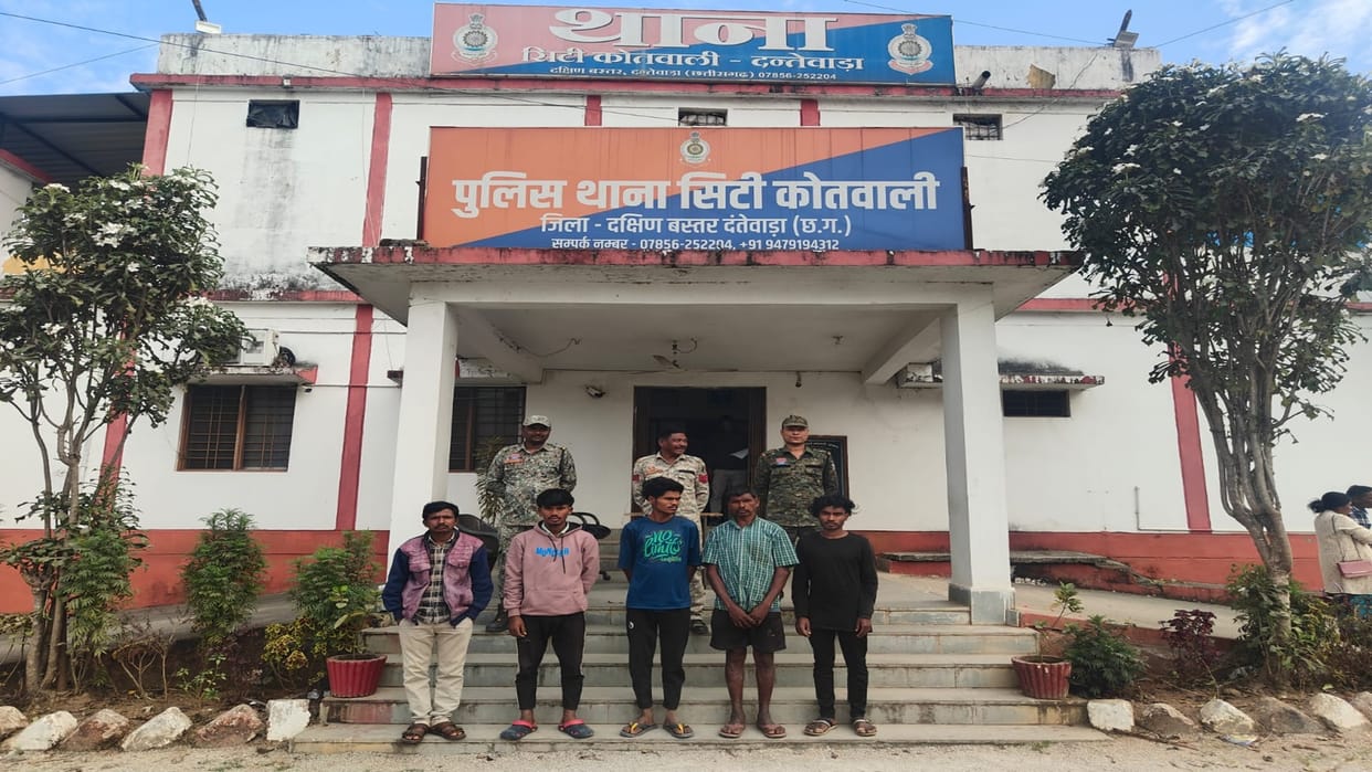 Major action against cow smuggling in Dantewada, 56 animals freed, five accused arrested
