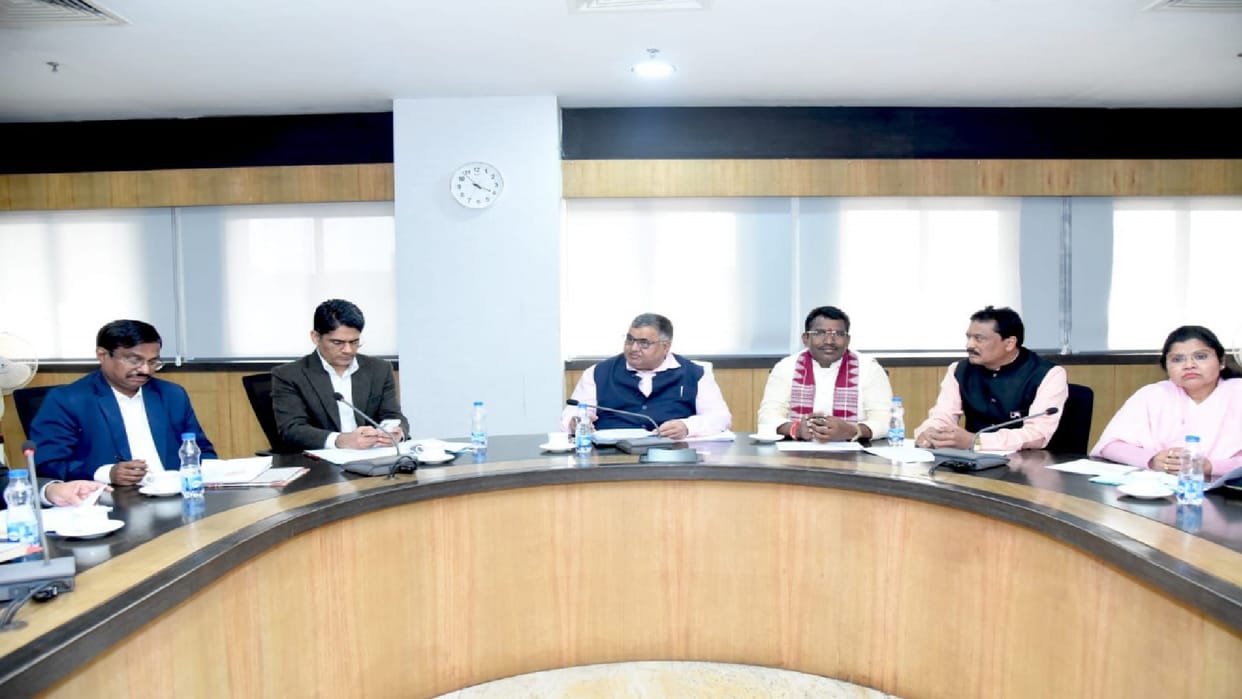 Tourism Minister reviews preparations for Rajim Kumbh 2026, devotees' convenience is top priority