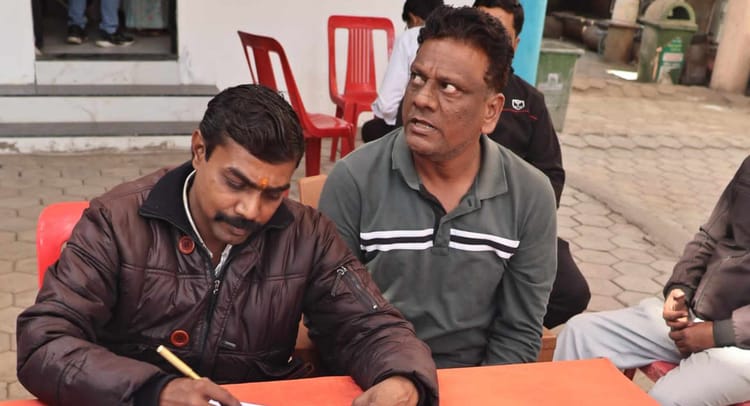 Indore News: इंदौर में जल संकट! भागीरथपुरा में सड़क खुदी, नहीं पहुंच रहे हैं पानी के टैंकर