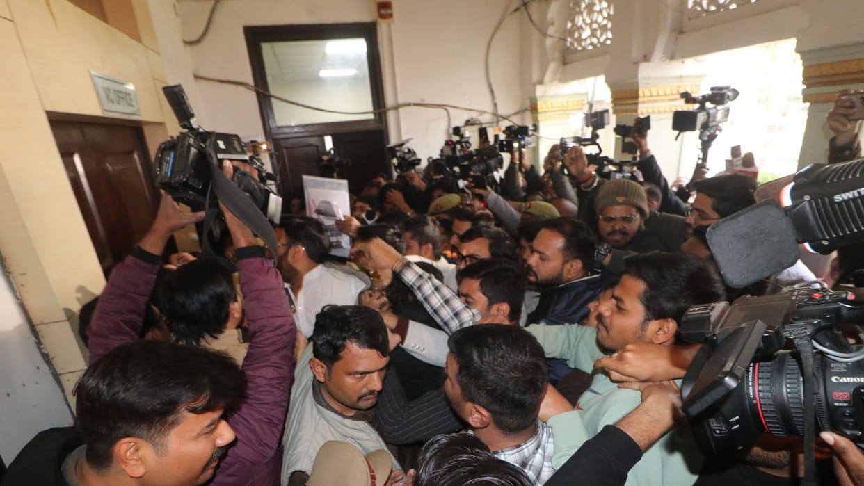 KGMU controversy: Ultimatum ineffective, no FIR filed, no strike, administration demands evidence of incident