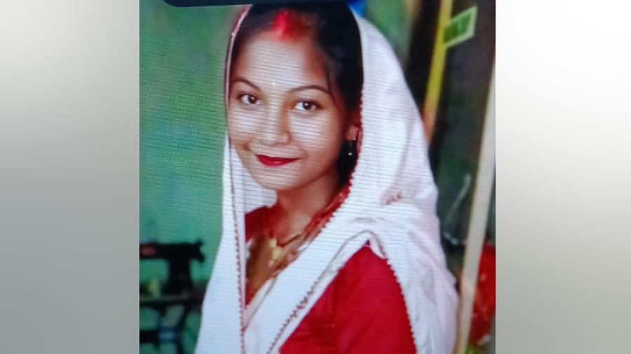 UP: मां और बीवी को मारा..फिर दोनों की खोपड़ी से खाया मांस, छत से फेंके टुकड़े; सिकंदर की दरिंदगी देख कांपे लोग man killed his mother and wife In Kushinagar Family dispute is being cited as reason