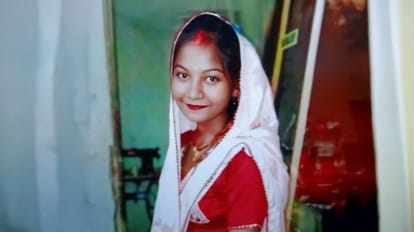 UP: मां और बीवी को मारा..फिर दोनों की खोपड़ी से खाया मांस, छत से फेंके टुकड़े; सिकंदर की दरिंदगी देख कांपे लोग man killed his mother and wife In Kushinagar Family dispute is being cited as reason