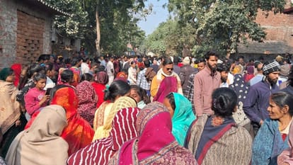 UP: मां और बीवी को मारा..फिर दोनों की खोपड़ी से खाया मांस, छत से फेंके टुकड़े; सिकंदर की दरिंदगी देख कांपे लोग man killed his mother and wife In Kushinagar Family dispute is being cited as reason