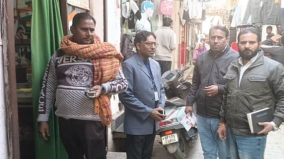 मौके पर स्वास्थ्य विभाग की टीम