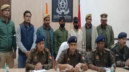 Two accused arrested for having fake Aadhaar card and birth-death certificate