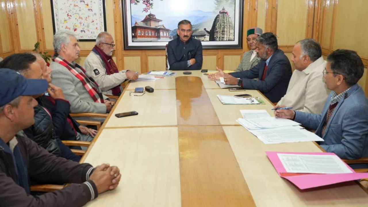 प्रगतिशील बागवानों के साथ मुख्यमंत्री ने की बैठक