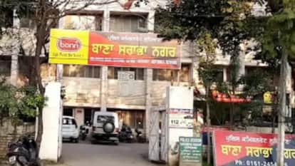 Robbery in Ludhiana Three robbers snatched 30 thousand Canadian dollars from businessman driver