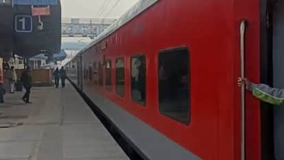 passenger pulled chain of train standing at Abohar station delayed by four hours